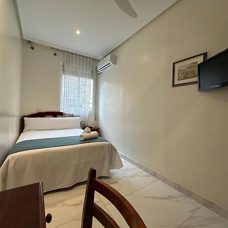 Hostal Villamanez Madrid Eksteriør billede