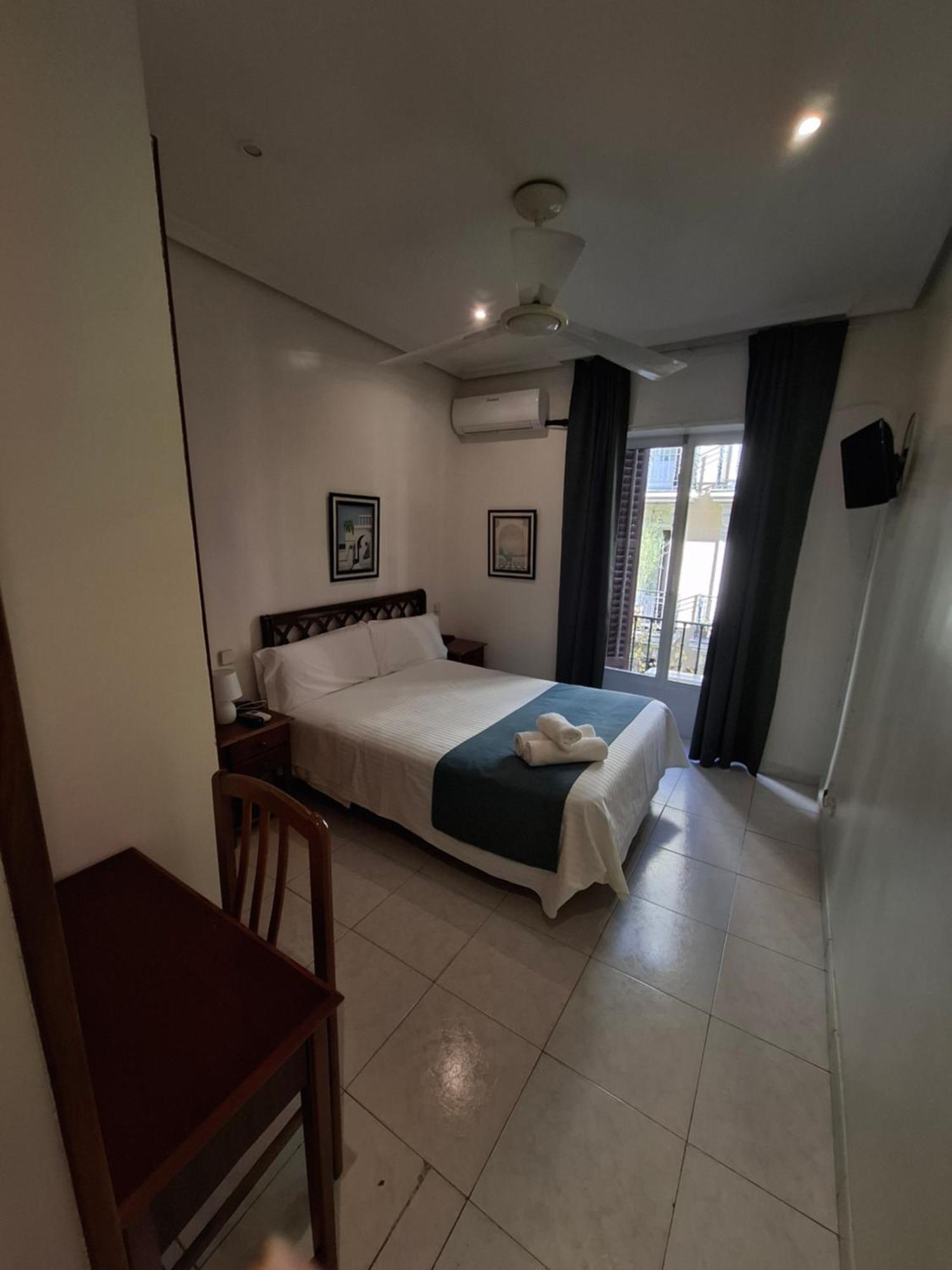Hostal Villamanez Madrid Eksteriør billede