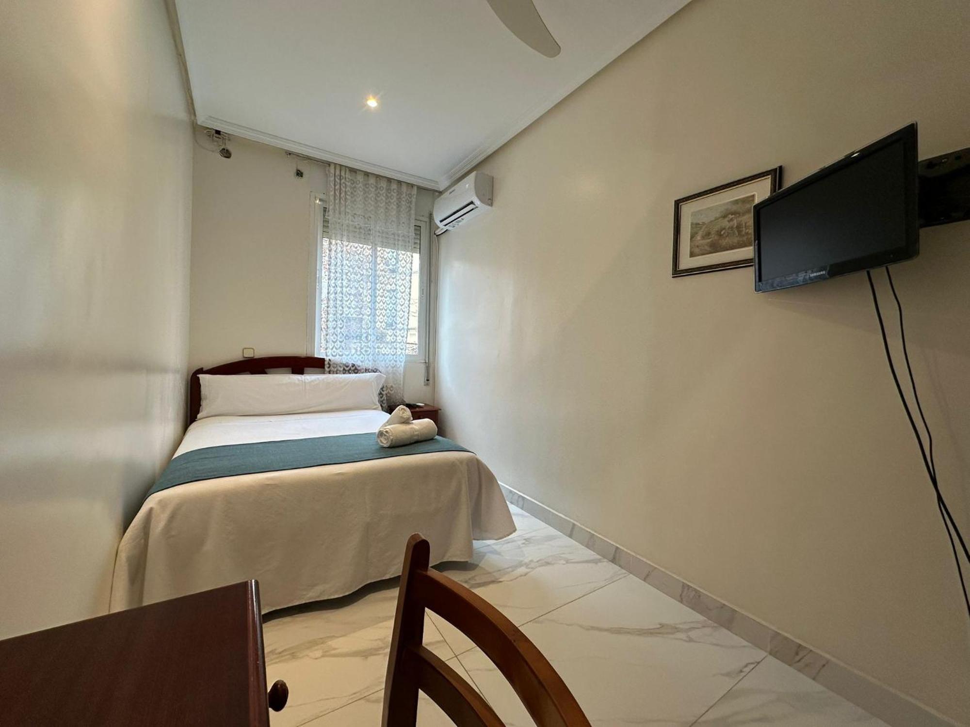 Hostal Villamanez Madrid Eksteriør billede
