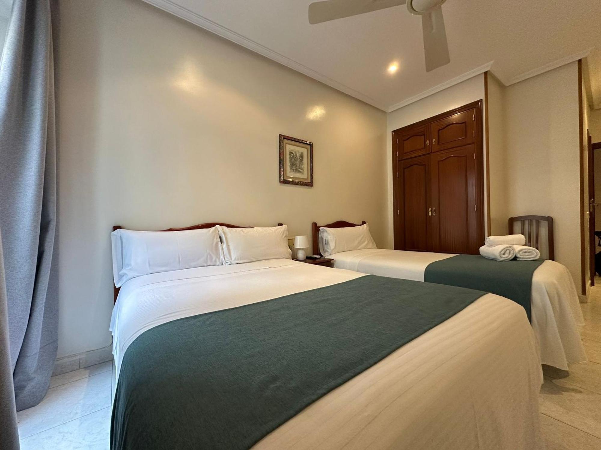 Hostal Villamanez Madrid Eksteriør billede