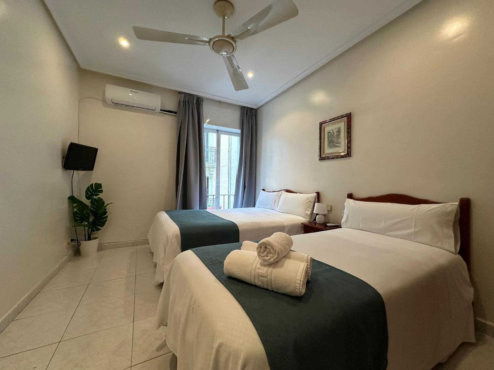 Hostal Villamanez Madrid Eksteriør billede