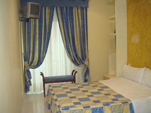 Hostal Villamanez Madrid Eksteriør billede